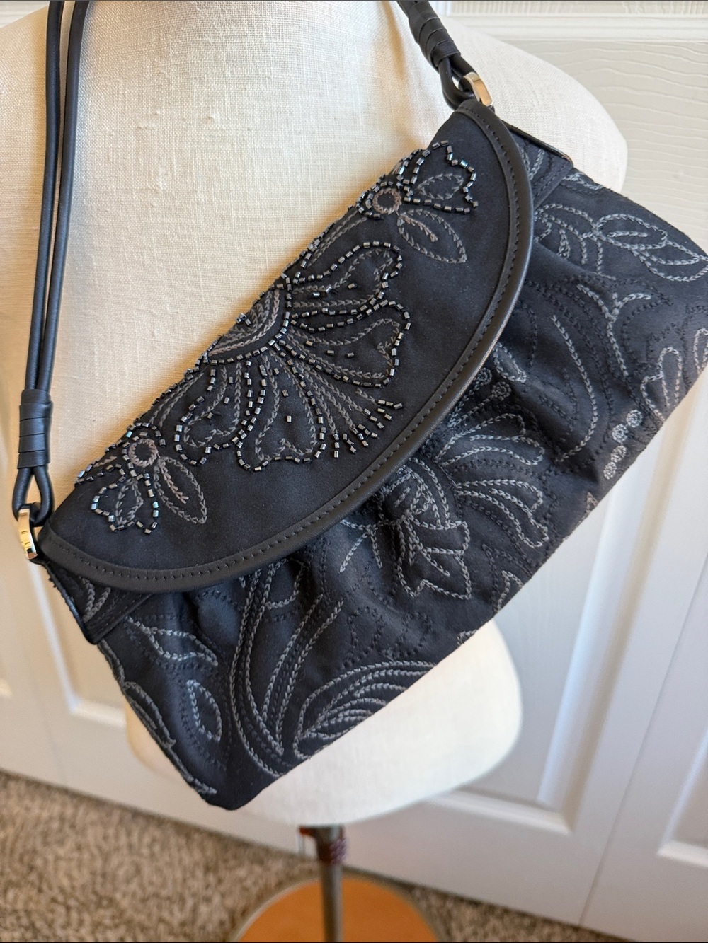 ♥️Talbots Vintage Black Floral Embroidered Beaded Handbag